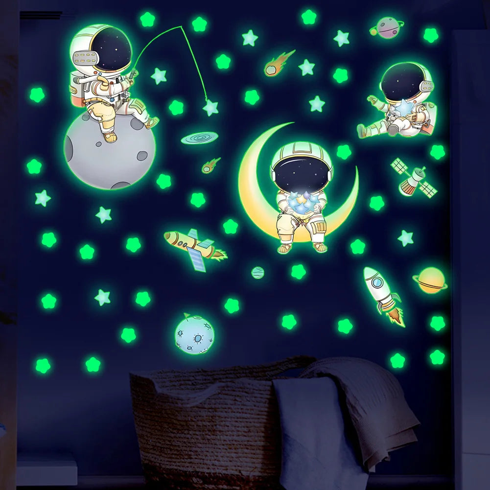 stickers muraux astronautes étoiles fusées nuit chambre enfants illustration cartoon adhésifs lumineux