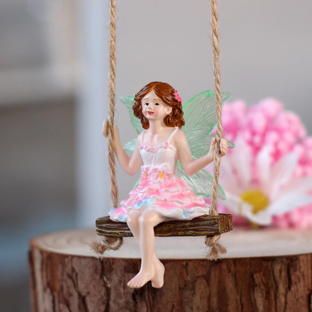 figurine fée rose ailes translucides balançoire bois miniature fantaisieextérieur jardincadeau fantaisiste volants ondulés