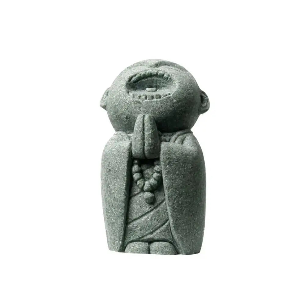 statuette bouddhiste vert clair granitée minimaliste sculptural durable extérieure intérieure ornement jardin porte bonheur