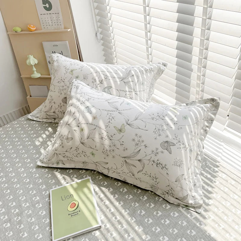 ensemble literie coton fleurs papillons blanc gris vert clair classique romantique doux confortable