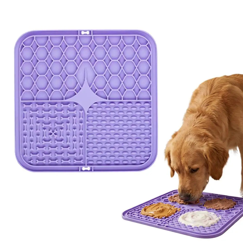 tapis animaux compagnie slow feeder violet gris bleu texture hexagones os points moderne ludique