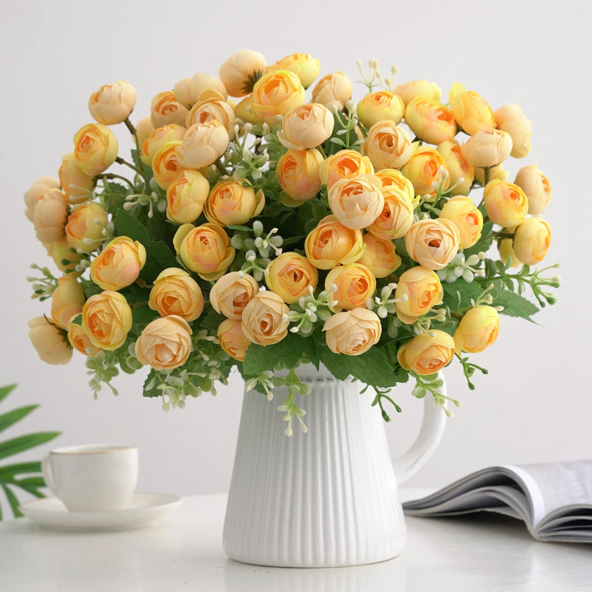 bouquet fleurs artificielles roses simples modernes blanc rose orange violet jaune bleu intérieur mariage