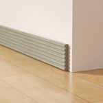 plinthes auto adhésives aspect bois moderne naturel gris clair anti collision murales décoration intérieure