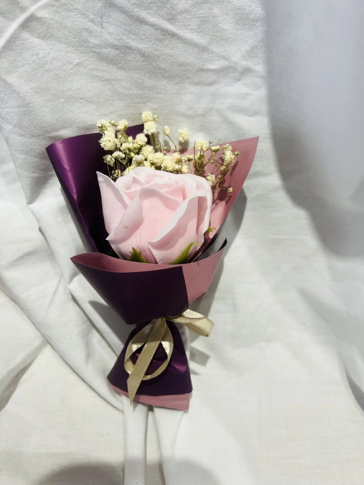 bouquet fleurs artificielles roses pâquerettes decoration intérieur saint valentin mariage anniversaire