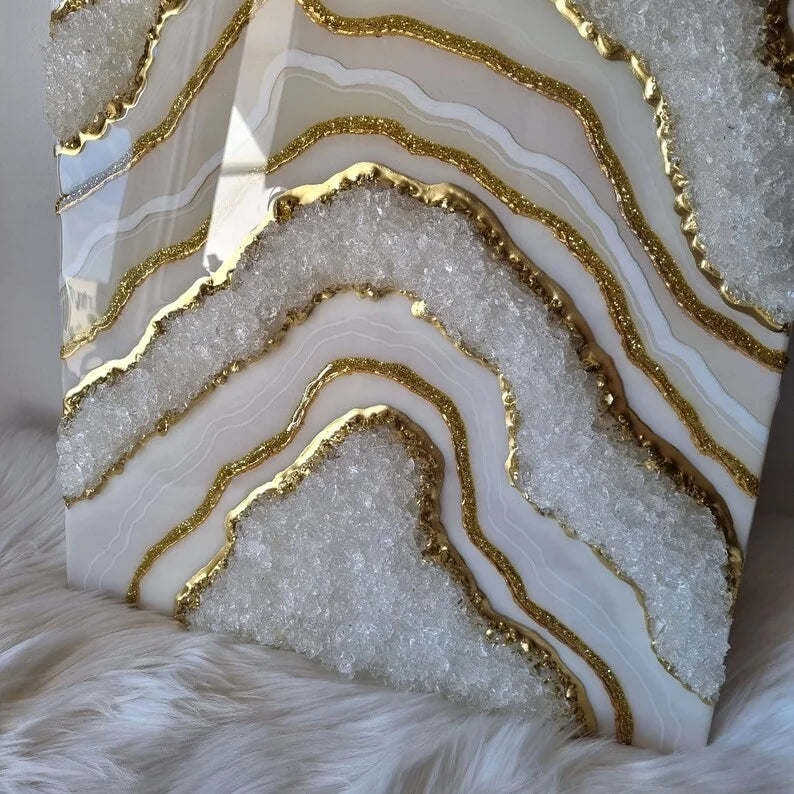 décoration murale géode imitation résine cristal blanc doré bohème moderne veines translucide