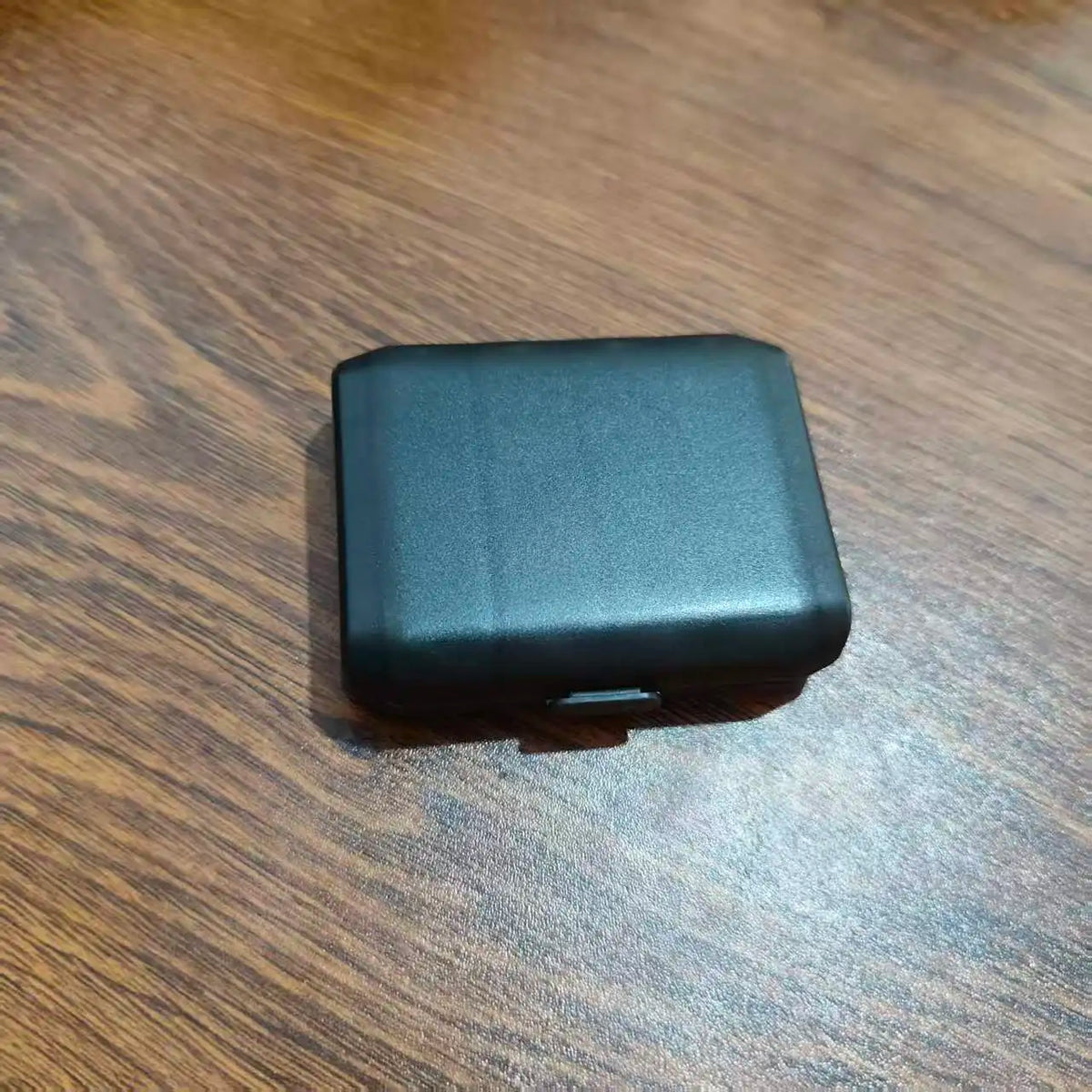 boîte rangement piles rechargeables noire pratique compacte anti lumière qualité supérieure robuste portable pièces