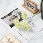 bouquet artificiel fleurs lys roses rouges jaunes bleus blancs moderne minimalisteintérieur decoration