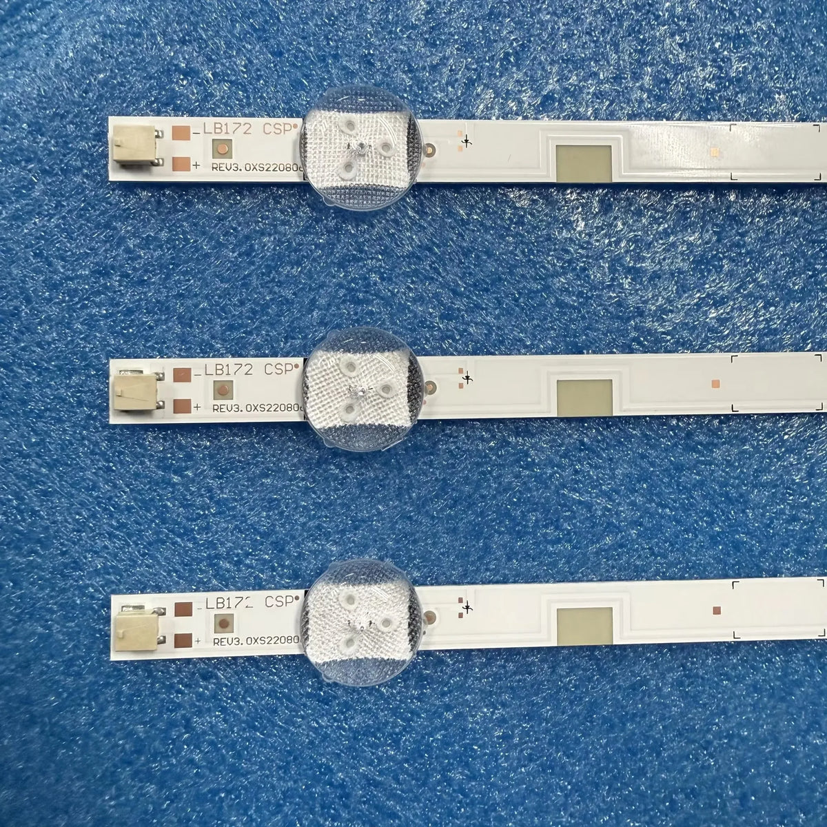 ruban led blanc moderne connecteurs boutons fixation aluminium sans cable