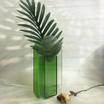 vase moderne transparent rayures vertes orange jaune rose bleu table floral