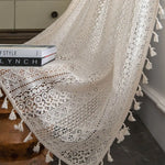 rideau boho chic beige clair dentelle fine motifs géométriques pompons blancs 100 coton résistant