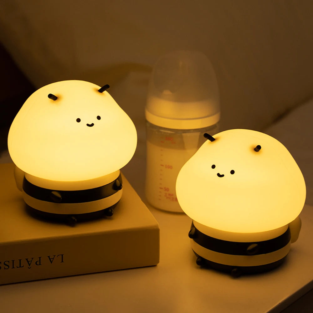 veilleuse table animée abeille souriante antennes noires moderne chambre enfants blanc noir led rechargeable