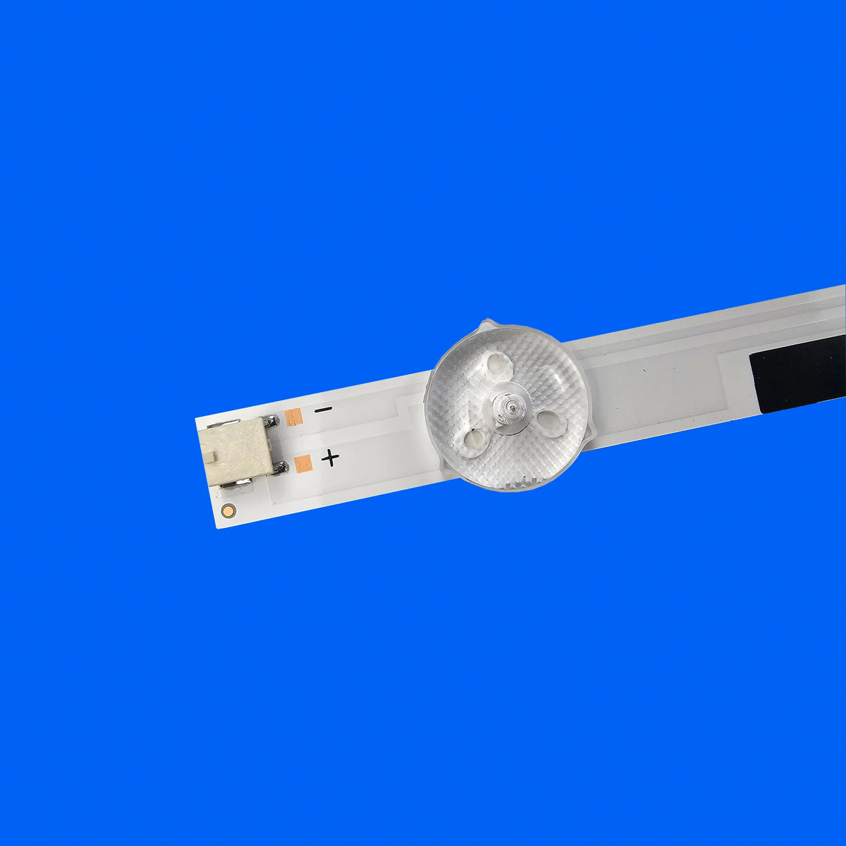 bande lumineuse led adhésive blanche moderne connecteur électrique