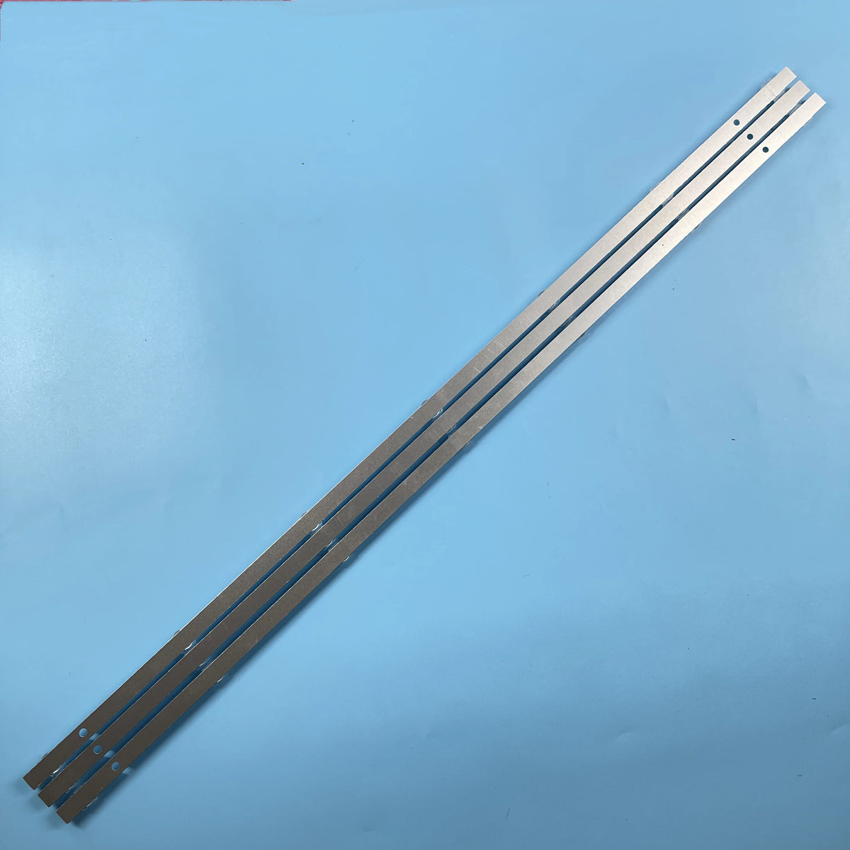 bandes led blancs connecteurs électriques moderne certification flux lumineux faible aluminium