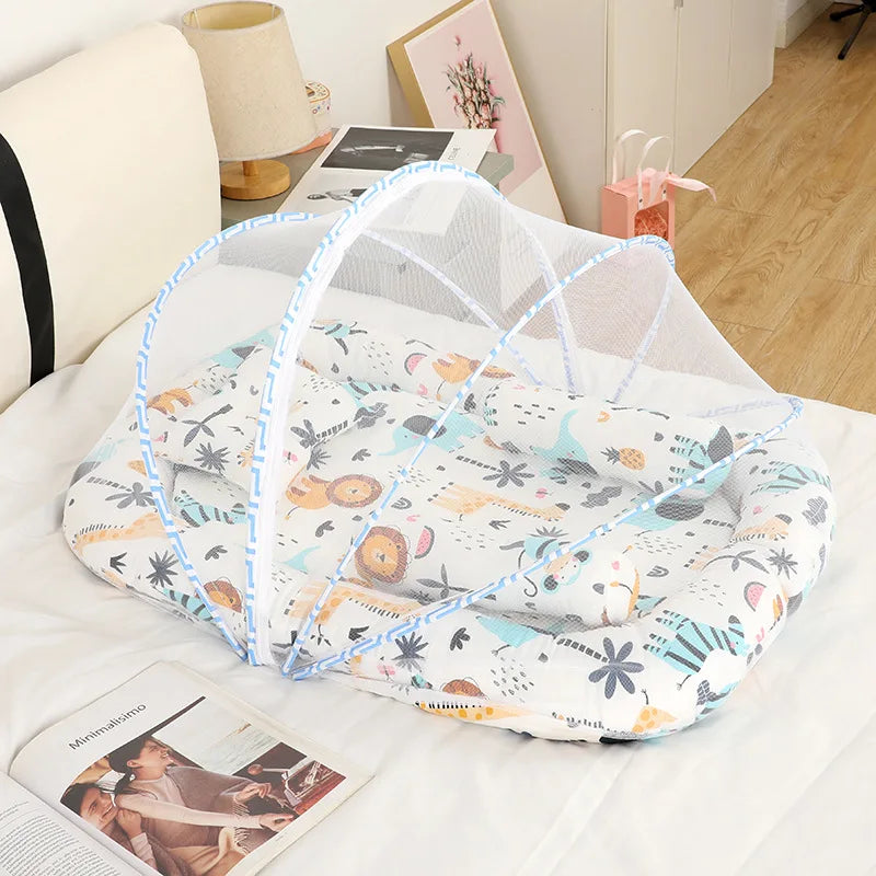 lit parapluie bébé moustiquaire intégrée matelas rembourré oreiller motif personnages ballons nuages tissu doux