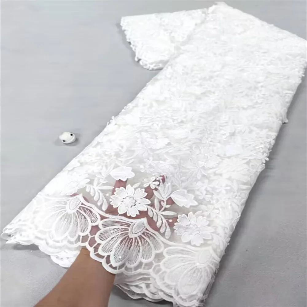 dentelle blanche brodée fleurs motifs floraux tissu coton mariage opaque simple