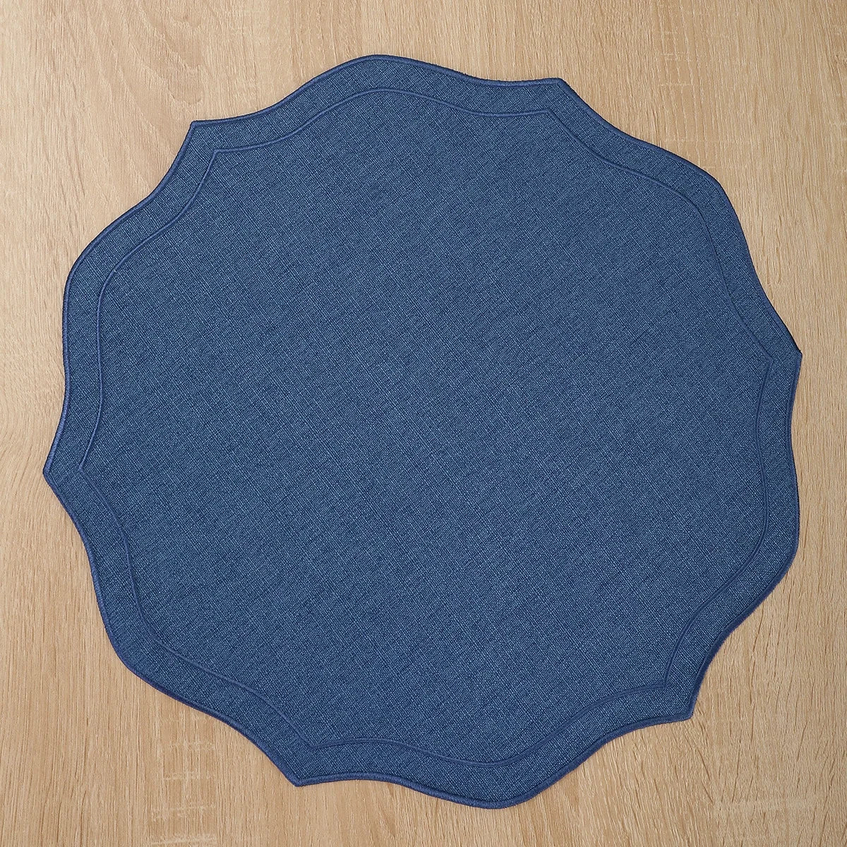 serviettes table bleu marine toile lin classique respectueuses l'environnement opaques pliées