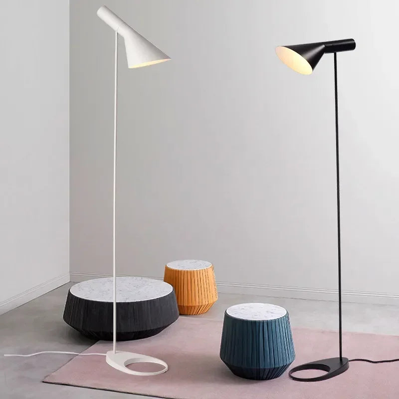 lampe sol moderne blanc noir minimaliste interrupteur bouton
