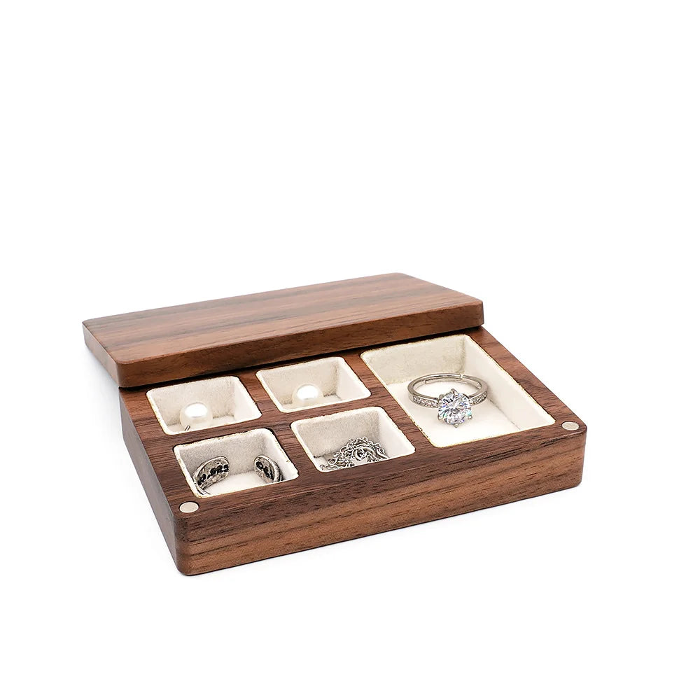 boîte bijoux bois foncé tissu intérieur moderne clips anneaux boucles d'oreilles colliers cadeau présentation