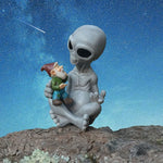 statue fantaisie gnome alien résine gris vert rouge détails sculptés statuaire chambre