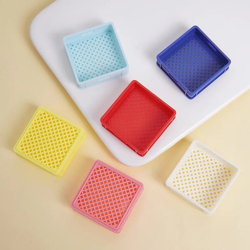bac fruits moderne poignées couleurs bleu blanc jaune rose verte grille petits carrés