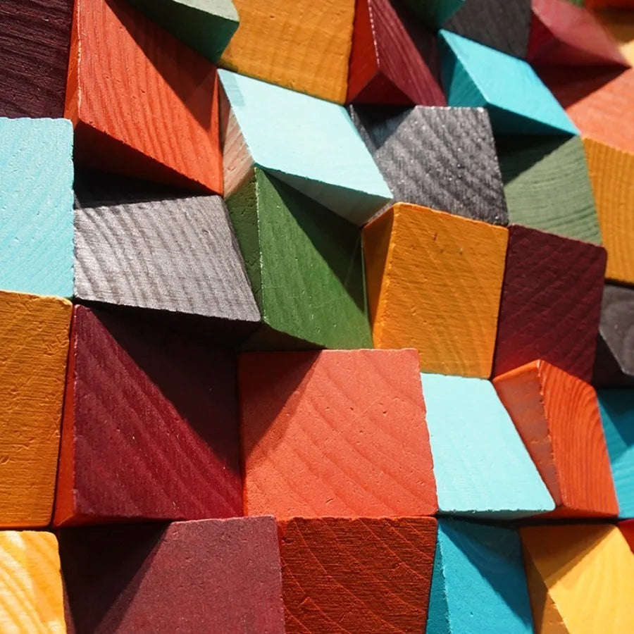 panneau mural décoratif 3d géométrique abstrait moderne triangles bois peints rouge orange Jaune Vert