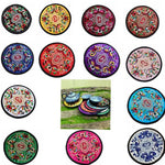 serviettes table traditionnelles brodées fleurs couleur rose ethniques tasses thé