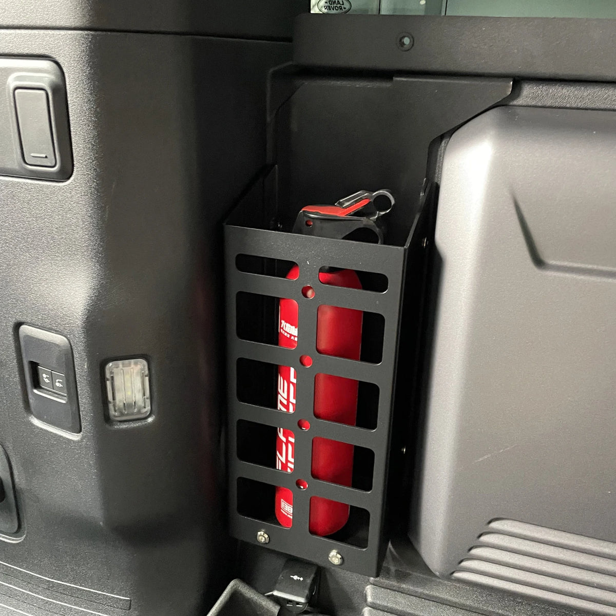 organisateur rangement métal perforé jeep wrangler noir orange réversible utilitaire fixations vis montées