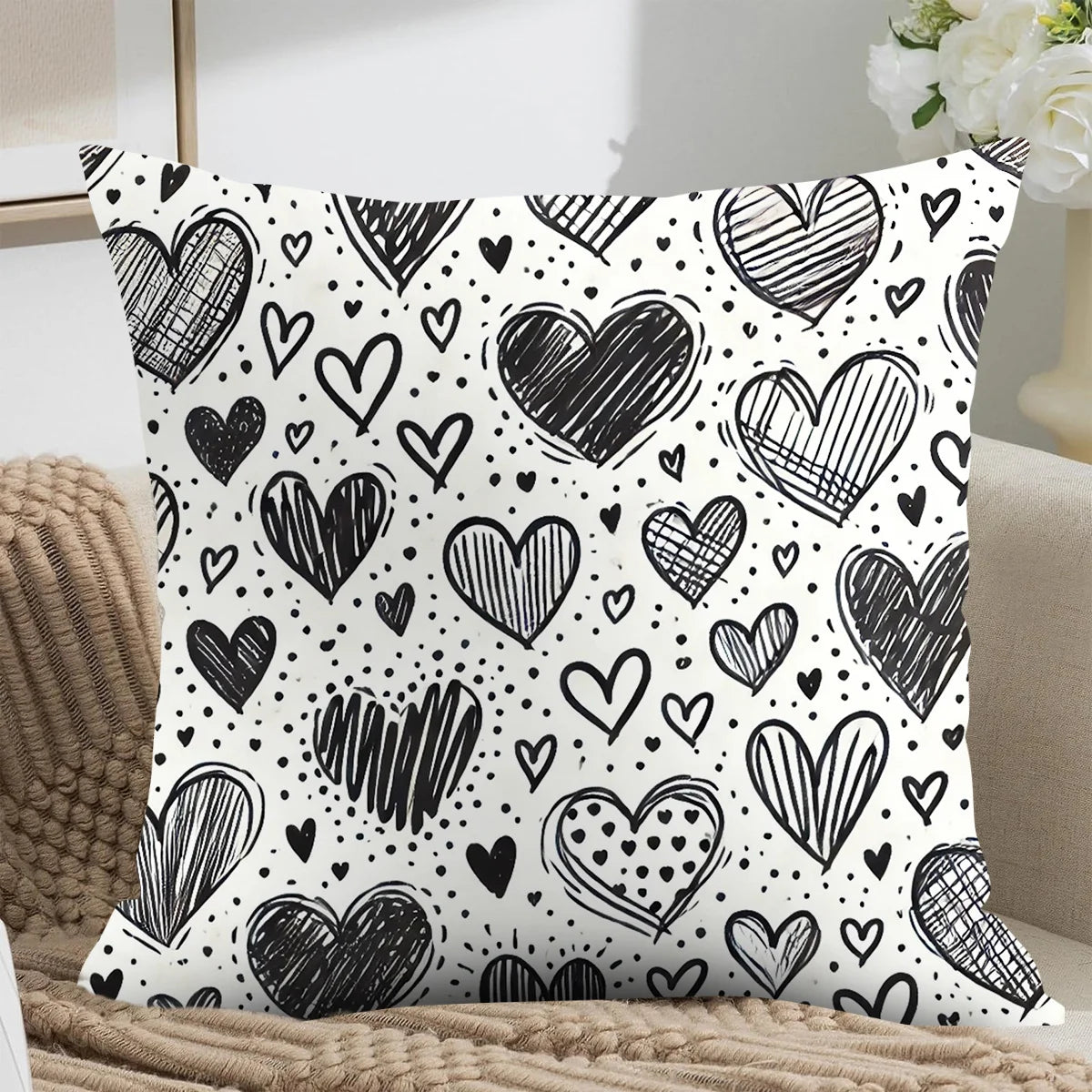 coussin décoratif velours noir moderne élégant salon fauteuil livres textiles polyester imprimé