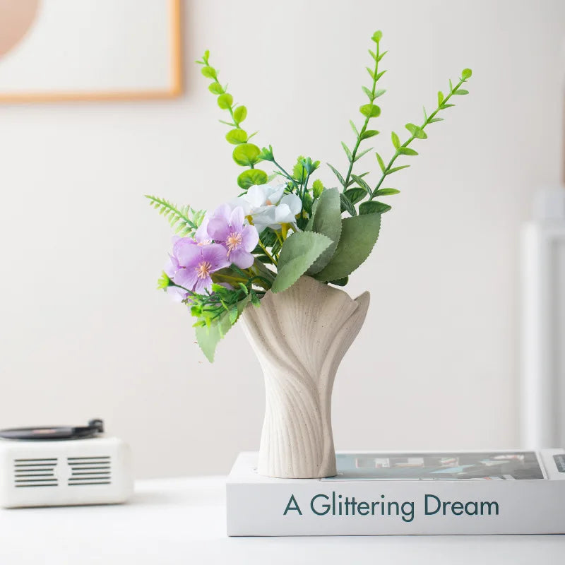 vase céramique texturé fleurs séchées feuilles vertes intérieur moderne minimaliste