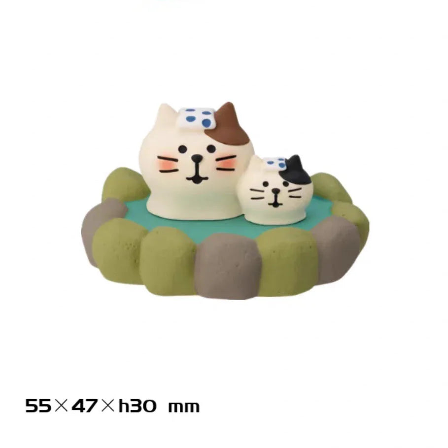 statuettes chats kawaii motifs japonais chapeaux bandoulières résine mignonne collectionnable