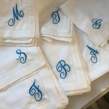 serviette table coton blanc broderie monogrammée personnalisée mariage banquet décoration classique