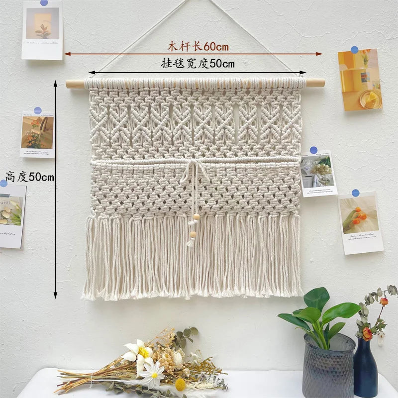 tapisserie macramé blanche motifs géométriques franges boho chic crochets bois