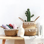 panier tissé paille naturelle boho blanc pompons poignées corde rangement
