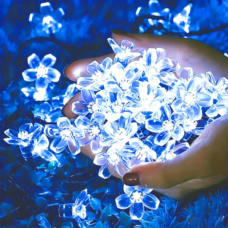 guirlande lumineuse solaire bleu clair fleurs stylisées moderne extérieure décoration fêtes led autonomes
