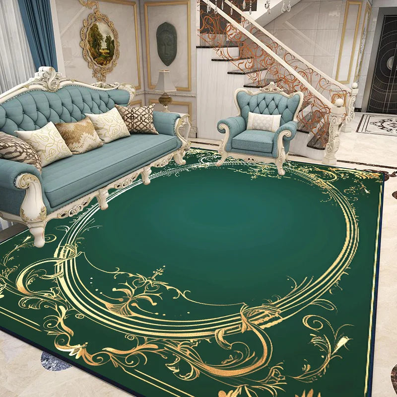 Un salon luxueux et élégant avec un canapé et des fauteuils bleus pâle, un tapis vert foncé décoré de motifs dorés, des cadres muraux et un escalier en colimaçon ornés d'éléments décoratifs sophistiqués.