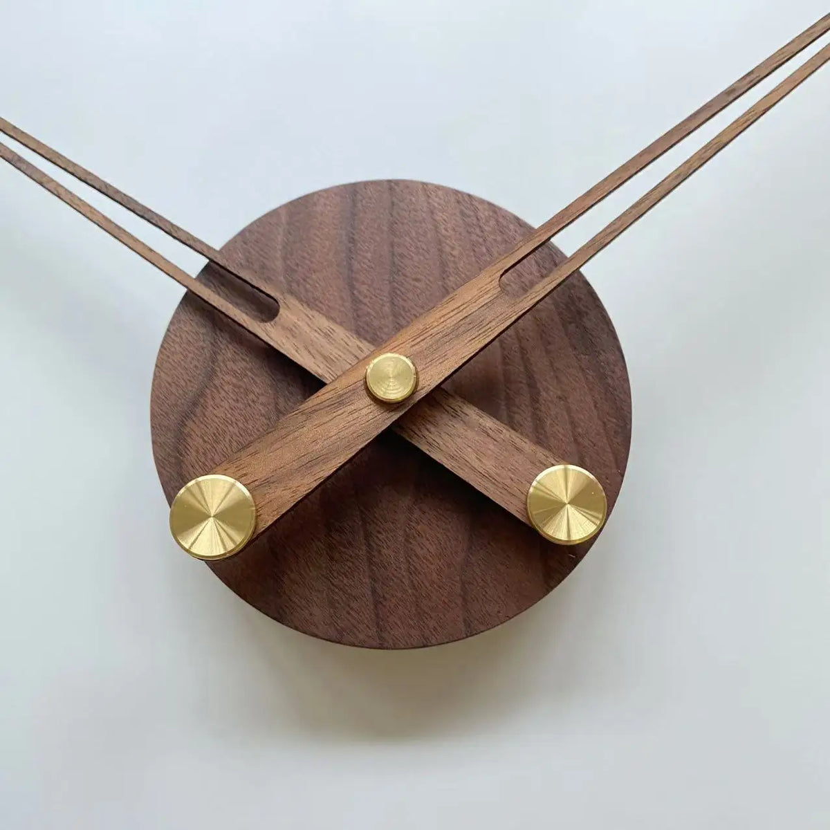 horloge murale bois minimaliste aiguilles quartz décoration salon grande taille