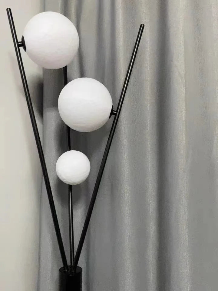 Comparaison des couleurs d'abat-jour noir et blanc