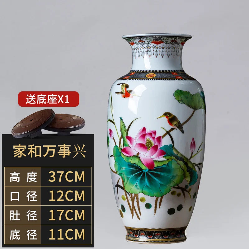 Magnifique vase en porcelaine orné de motifs floraux colorés et d'oiseaux, d'une hauteur de 37 cm.