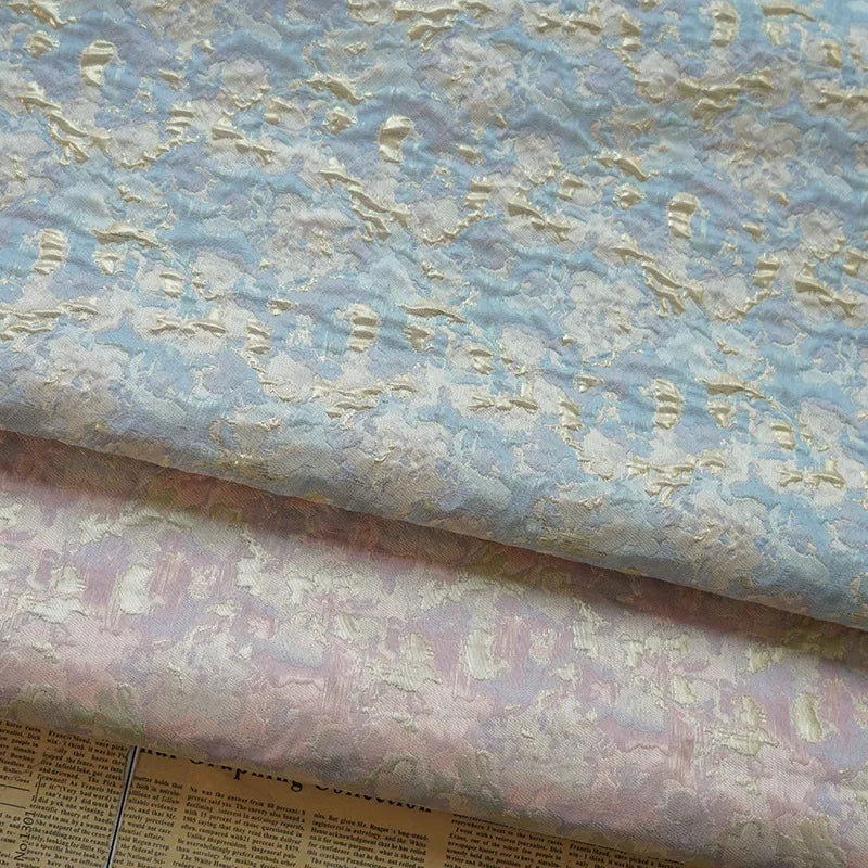 tissu polyester rose bleu doré motifs floraux reliefs texturés opacité variable shabby chic vintage