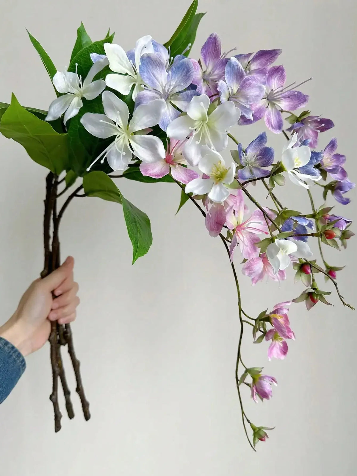 décoration intérieure moderne bouquet artificiel soie blanc rose violet vert simple