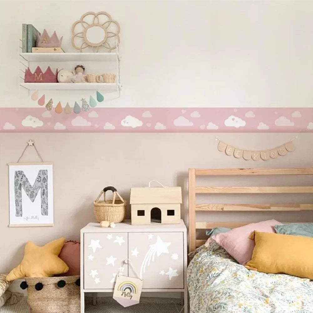 ruban decoratif adhesif nuages coeurs rose clair mur chambre enfants decoration intérieure