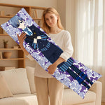 coussin allongé anime violet bleu blanc fleurs stylisées personnages 100 polyester double face imprimé