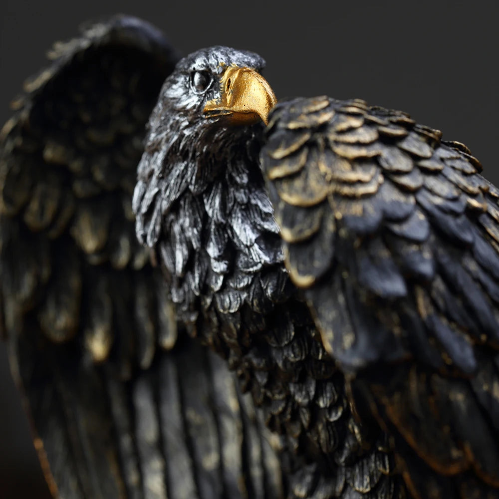 statue aigle loup décoration noire or plumes réalistes maison salon