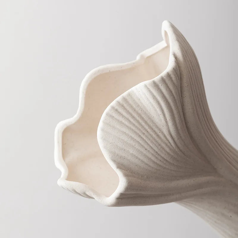 vase céramique texturé fleurs séchées feuilles vertes intérieur moderne minimaliste