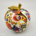 statue pomme multicolore motifs floraux abstraits résine décoration moderne contemporaine artisanale feuillette dorée