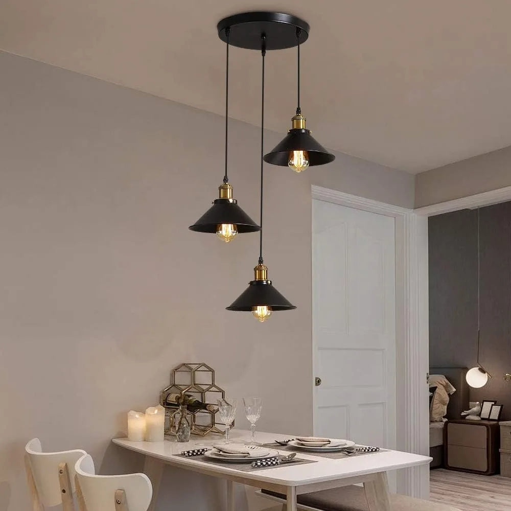 suspension lumineuse industrielle conique noire dorée ampoules câbles chambre salon