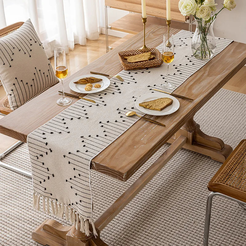 table table lin motif floral beige clair gris moderne rustique pompons brodé