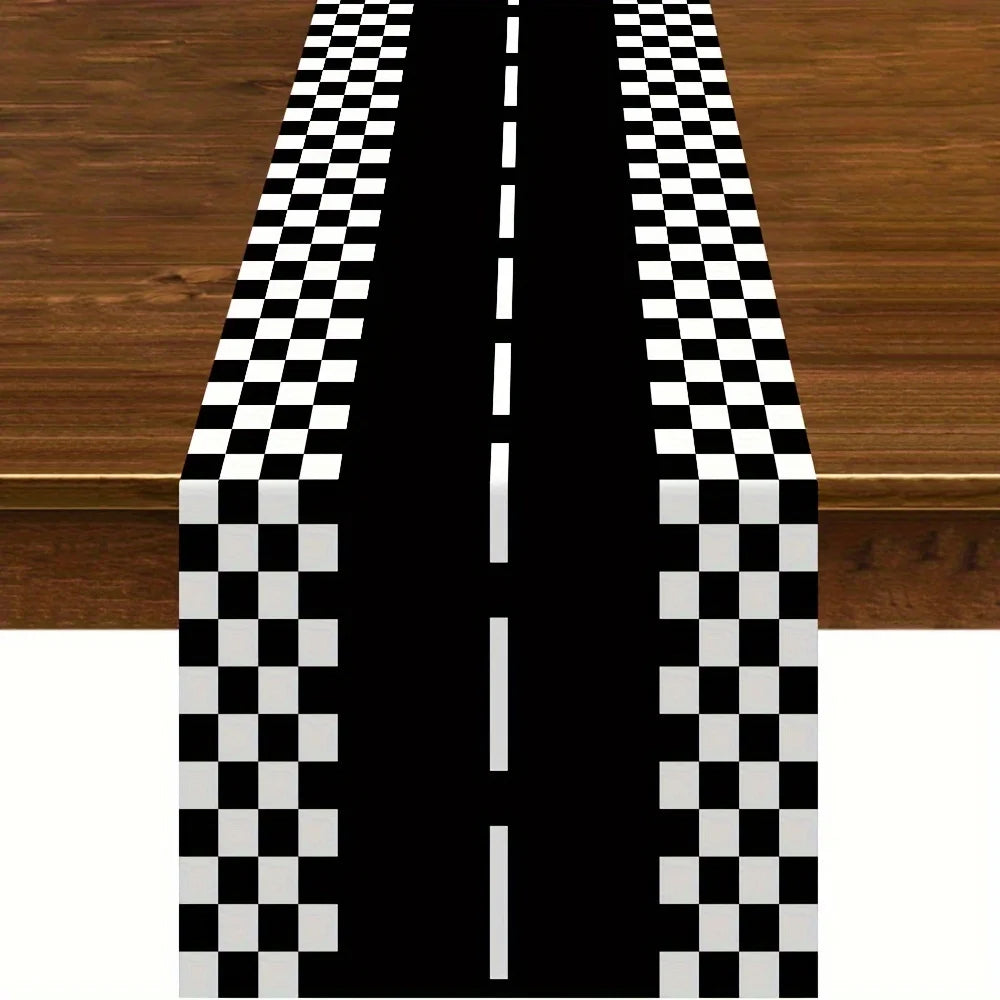 nappe table carreaux noir blanc motif course automobile decoration festive assiettes couvertsbranches sapin