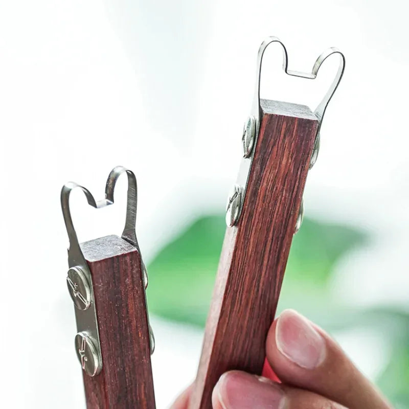 outils poterie coupe argile manche bois lame acier artisanal utilitaire modélisation ceramique