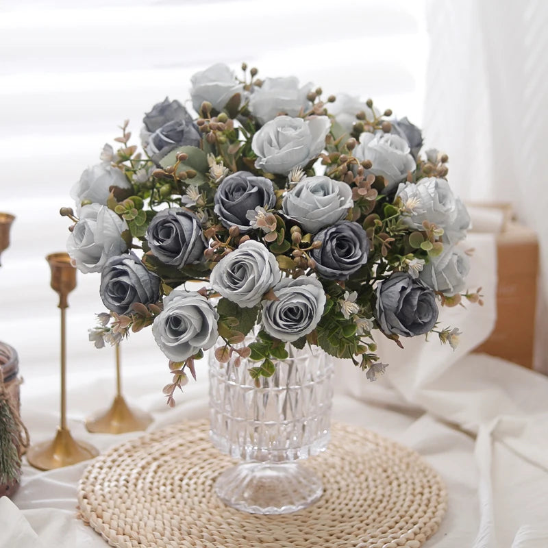 bouquet artificiel roses feuilles verte fleurs blanche vase transparent classique romantiqueintérieurDecoration